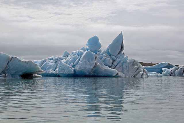 2011-07-06_11-05-32 island.jpg - Eisberge auf dem Jkulsarlon